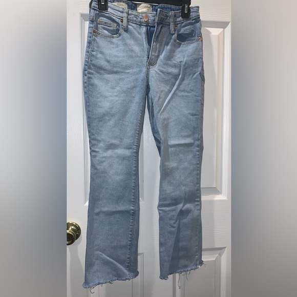 Universal Thread Light Wash Bootcut Jeans - Picture 1 of 5